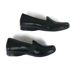 Dansko black pebbled leather loafer - Like New 7
